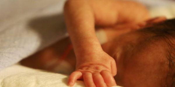 Un nouveau congé de paternité pour les pères de bébés prématurés ou hospitalisés