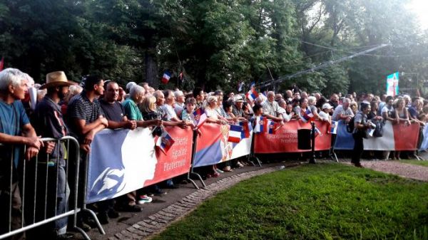 "Le Kosovo, c'est notre âme !" : en visite en Serbie, Emmanuel Macron a abordé la difficile question de l'indépendance du Kosovo