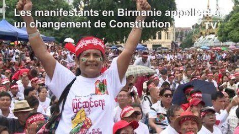 Birmanie: manifestation pour que soit modifiée la Constitution