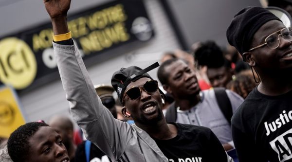 Val-d'Oise: Les proches d'Adama Traoré et les «gilets jaunes» marchent ensemble contre les violences policières
