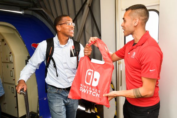 Etats-Unis : une Nintendo Switch offerte à tous les passagers d'un avion