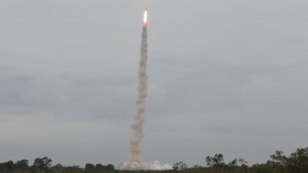 L'Inde lance avec succès sa fusée vers la Lune