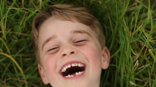 Le prince George hilare sur une série de photos dévoilée pour son anniversaire