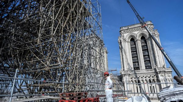VIDEO. La canicule fait craindre le pire pour Notre-Dame de Paris