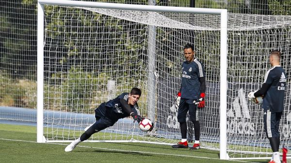 Mercato - PSG : Leonardo pourrait bien faire une croix sur Navas et Courtois...