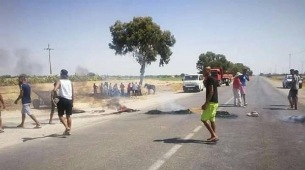Coupures de l'eau courante : La route Kairouan - Sidi Bouzid bloquée