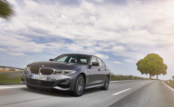 Essai BMW 330e (2019) : Notre avis sur la nouvelle Série 3 hybride