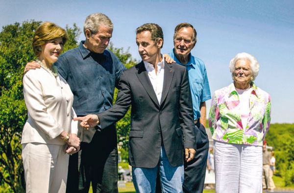 Les vacances des présidents de la Ve : Sarkozy dans la tourmente en 2007