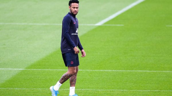 Mercato - PSG : Messi, Neymar... Pierre Ménès dénonce la «manipulation» du FC Barcelone !