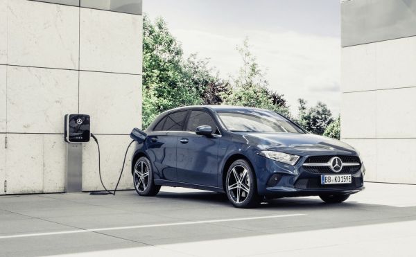 Mercedes dévoile des Classe A et Classe B hybrides rechargeables