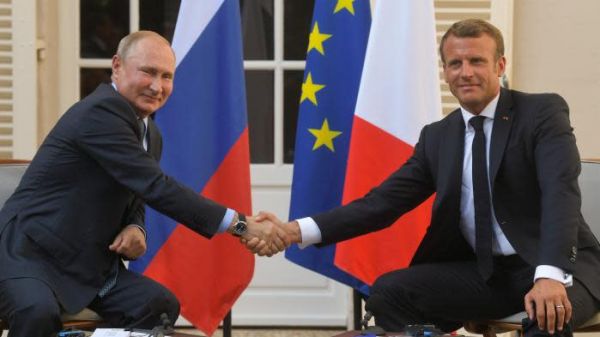 Manifestations à Moscou : devant Macron, Poutine dit ne pas vouloir "d'une situation telle que celle des gilets jaunes"