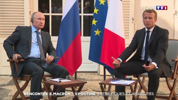 Rencontre entre Emmanuel Macron et Vladimir Poutine : entre piques et amabilités