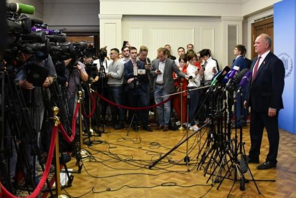 KPRF : Gennady Zyuganov: Nous devons changer de cap, renforcer la composition du gouvernement et assurer le dialogue