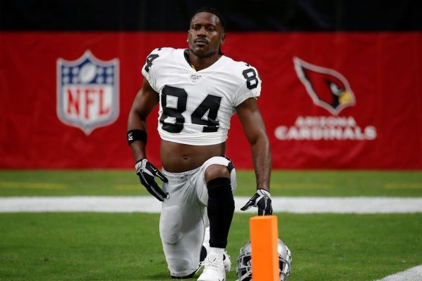 Antonio Brown rejoint ses coéquipiers des Raiders pour la séance de mardi