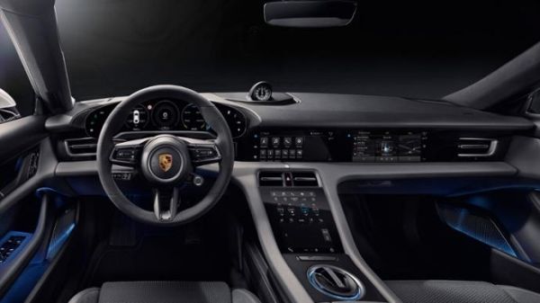 Porsche Taycan : voici l'intérieur dans son intégralité