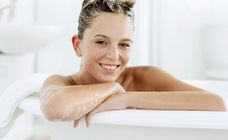 Comment choisir et faire son shampoing ? Les 7 étapes pour une chevelure de sirène !