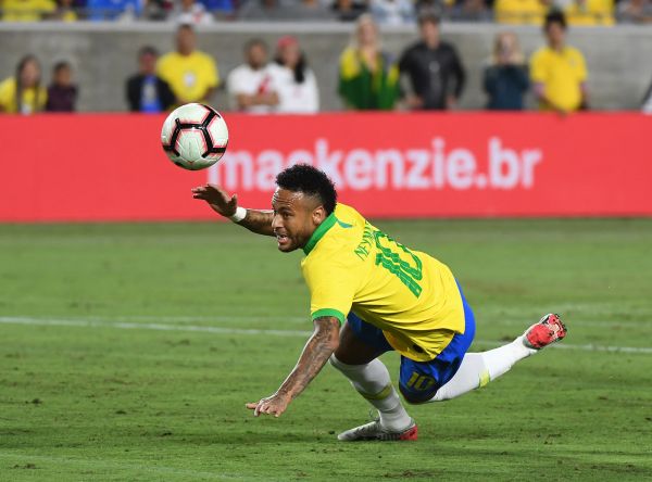 Amical: le Pérou se venge du Brésil, malgré l'entrée en jeu de Neymar