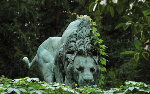 Paris : adoptez une statue du jardin des Plantes