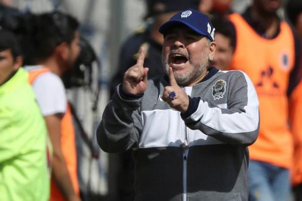 Foot - ARG - Diego Maradona (Gimnasia La Plata) : « Il ne faut pas pleurer mais continuer à travailler »