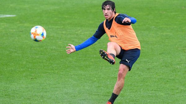 Mercato - PSG : Leonardo barré par Manchester United pour une pépite étrangère ?