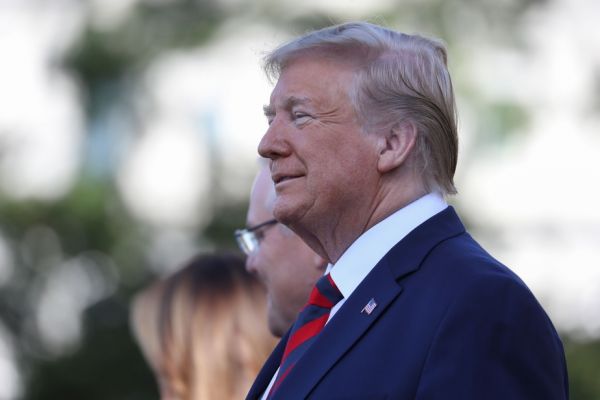 Trump dément avoir eu une conversation «risquée» avec un dirigeant étranger