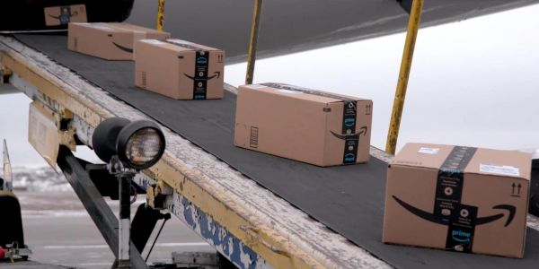 « Le Monde selon Amazon » : enquête sur l'ogre qui a changé la face du commerce mondial