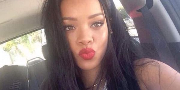 Rihanna sublime en couverture de Vogue: elle est fière de porter sa propre marque !