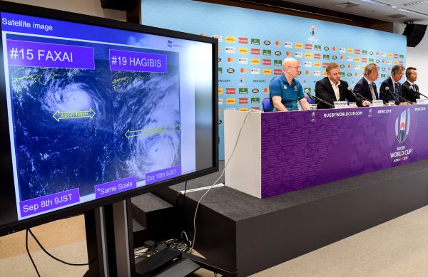 Mondial de rugby: le typhon attise les passions