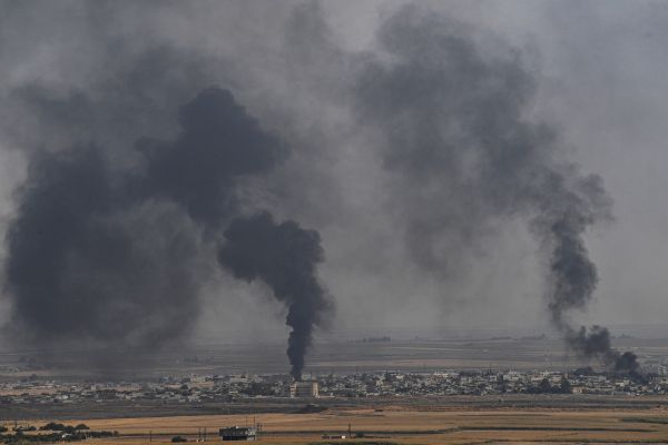 Les forces turques avancent dans les zones kurdes en Syrie, violents combats