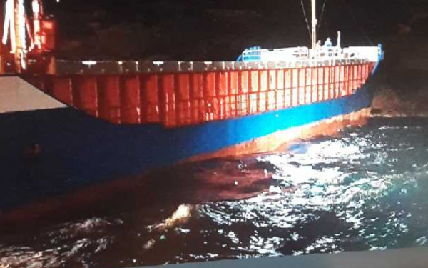 Un cargo de 90 mètres s'échoue sur les côtes de Bonifacio, en Corse