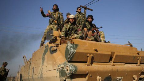 Offensive turque en Syrie : près de 800 proches de l'EI fuient d'un camp kurde