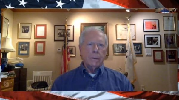 Paul Craig Roberts: “Pour être sûr de renverser Trump, l’oligarchie est prête à faire effondrer le système !”