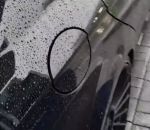 Un automobiliste a une mauvaise surprise à la pompe à essence