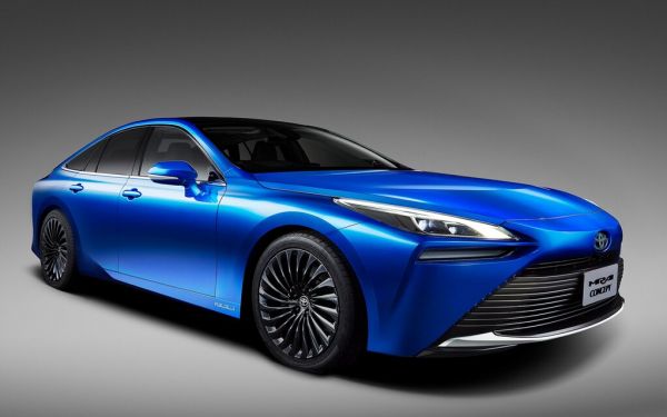 La Toyota Mirai 2021 se refait toute une beauté