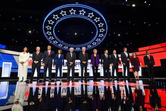 Les candidats démocrates unis contre Trump, Biden se défend dans l'affaire ukrainienne