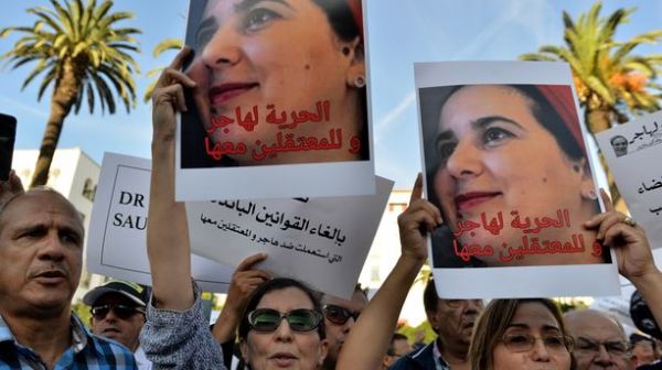 Le roi du Maroc gracie la journaliste Hajar Raissouni, emprisonnée pour "avortement illégal"