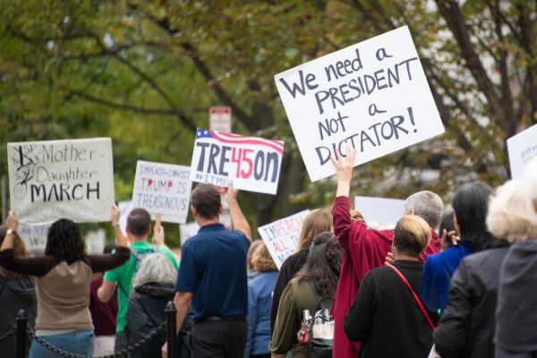 Donald Trump va-t-il être destitué ? (1/2)