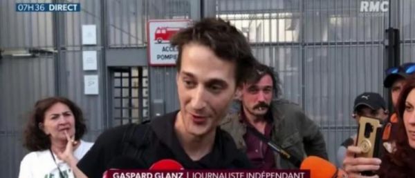 Le journaliste Gaspard Glanz jugé aujourd'hui pour "outrage" après avoir fait un doigt d'honneur à des policiers lors d'une manifestation des "gilets jaunes"