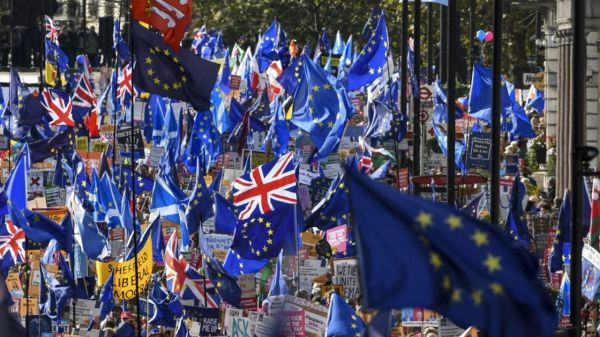 EN DIRECT - Brexit : bras de fer à Westminster, les députés reportent leur décision sur l'accord avec l'UE