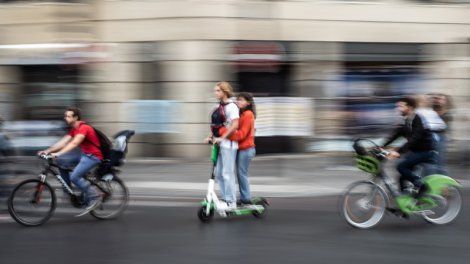 Bordeaux : un mort et un blessé dans un accident de trottinette électrique