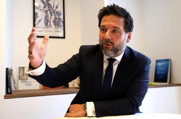 Municipales : «A Paris, il n'y a pas de candidat naturel», estime Hugues Renson