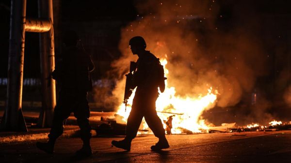 Chili : sept morts dans les émeutes, le pays est "en guerre", dit le président