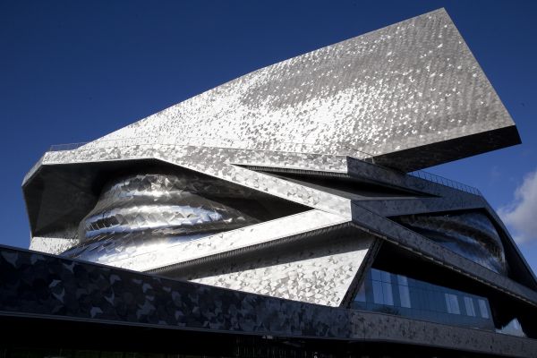 Paris : Jean Nouvel porte plainte contre la Philharmonie, dont il est l'architecte