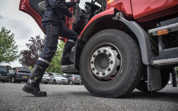 Béarn : un jeune de 16 ans meurt en percutant un tracteur
