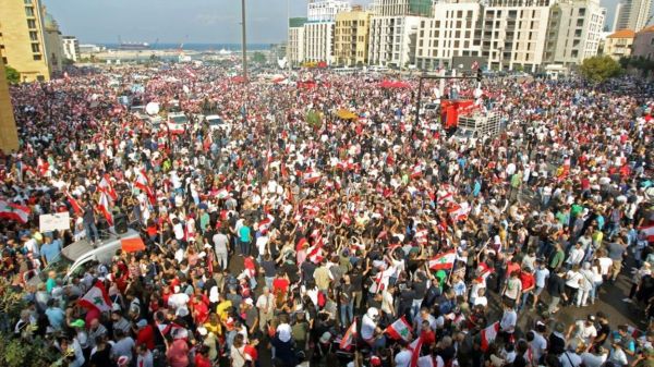 Cinquième jour de manifestations au Liban, plan de réformes attendu
