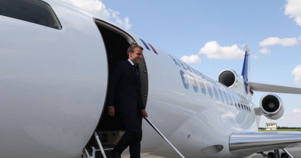 Macron à Mayotte : les pompiers n'assureront pas la sécurité de l'avion présidentiel