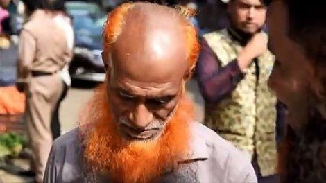 Au Bangladesh, les barbes orange font fureur