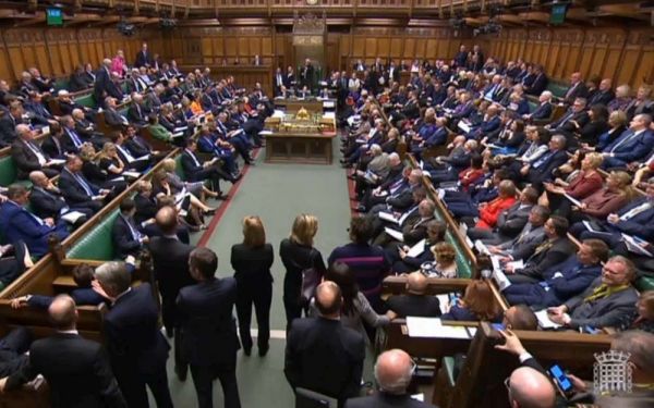 Brexit : le vote attendu au Parlement britannique n'aura pas lieu