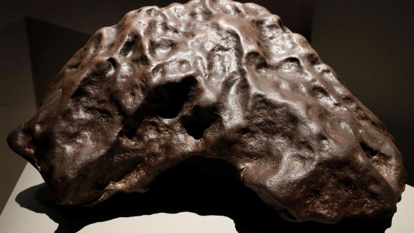 Enchères : une météorite de 300 kilos proposée à la vente