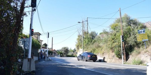 La polémique du feu tricolore à Grasse, qui serait source de bouchons quotidiens, revient au conseil d'agglo